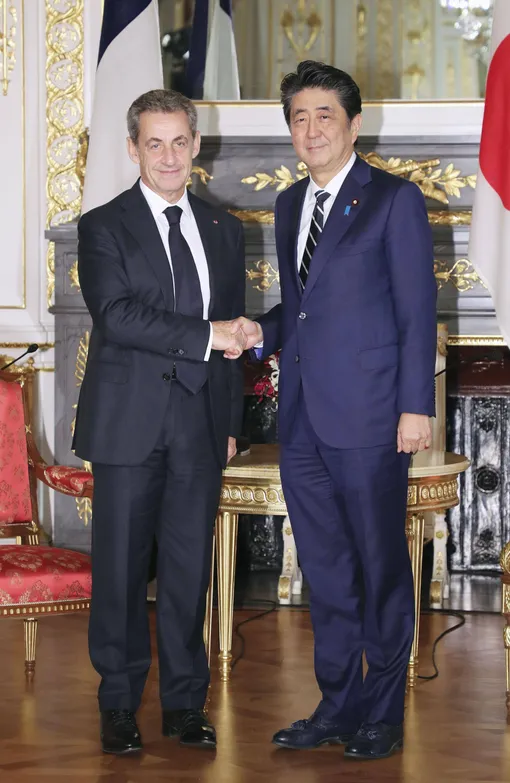 Николя Саркози с премьер-министром Японии 2019 год