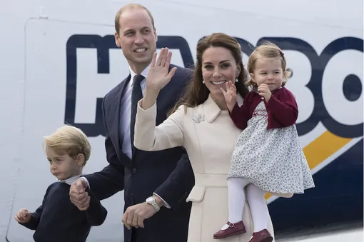 Герцогиня Кэтрин и принц Уильям с детьми