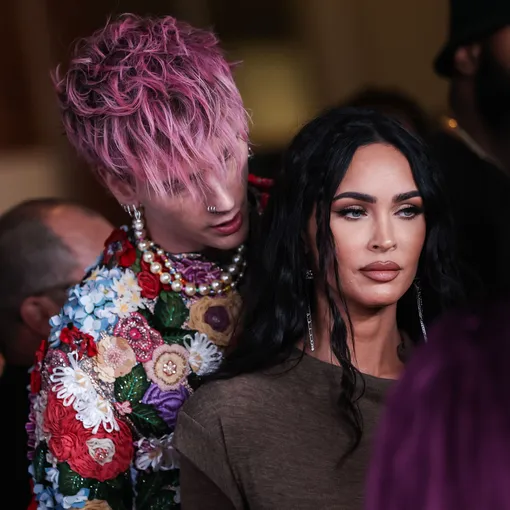 Machine Gun Kelly и Меган Фокс Меган Фокс отстранилась от бойфренда