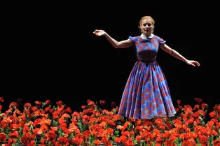 СПЕКТАКЛЬ «ВРЕМЯ ЖЕНЩИН» СПЕКТАКЛЬ «ВРЕМЯ ЖЕНЩИН»