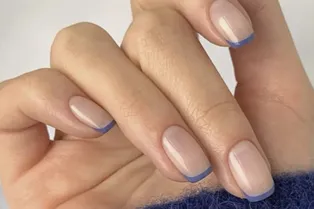 Микрофренч и еще 5 нейл-дизайнов, которые будут актуальны весной-2023