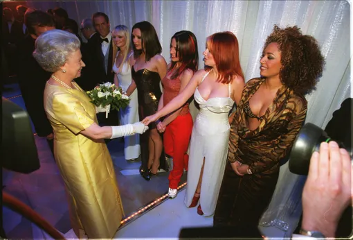 Елизавета II и группа Spice Girls