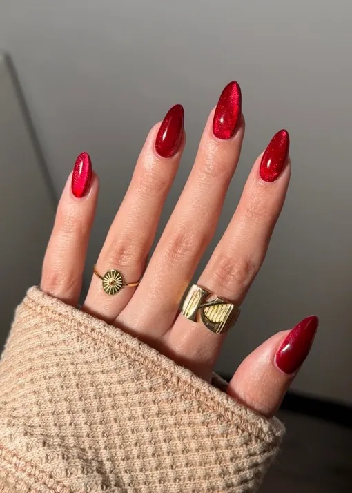 Маникюр в красных тонах Маникюр в красных тонах