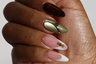 Маникюр без салона: 20 эффектных вариантов накладных ногтей