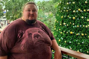 Прививка от коронавируса дала пугающий побочный эффект у сына Никаса Сафронова Прививка от коронавируса дала пугающий побочный эффект у сына Никаса Сафронова