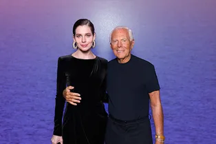 Юлия Снигирь осталась в восторге от новой коллекции Giorgio Armani, а поклонники — от ее образа Юлия Снигирь осталась в восторге от новой коллекции Giorgio Armani, а поклонники — от ее образа