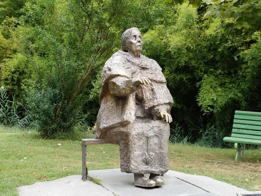 Памятник Ванге Памятник Ванге
