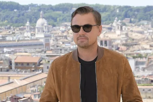 Леонардо ДиКаприо в компании возлюбленной и отца поужинал в роскошном ресторане Леонардо ДиКаприо в компании возлюбленной и отца поужинал в роскошном ресторане