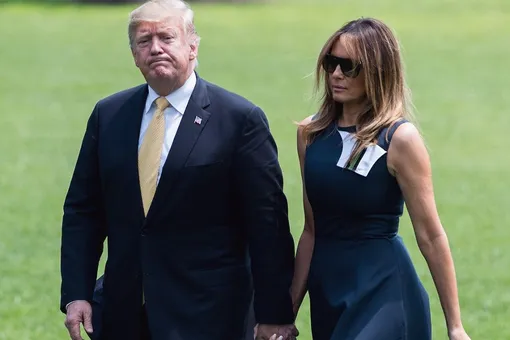 Мелания Трамп выбрала для выхода с мужем лаконичное платье Calvin Klein