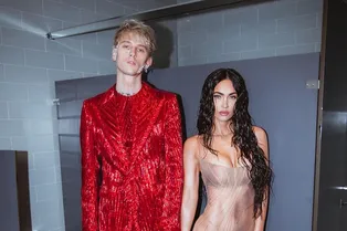Меган Фокс и Machine Gun Kelly стараются спасти отношения с помощью онлайн-терапии Меган Фокс и Machine Gun Kelly стараются спасти отношения с помощью онлайн-терапии