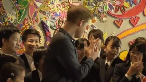 Принц Гарри на встрече с Японскими школьниками