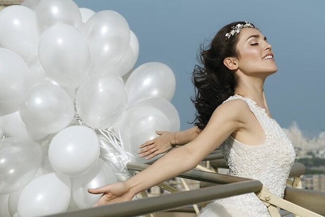 Это официально! Сати Казанова выходит замуж за итальянского фотографа