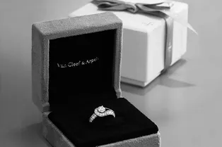 О них мечтает каждая невеста: 8 роскошных обручальных колец Van Cleef & Arpels