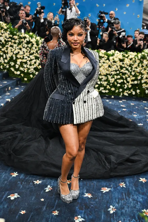 Холли Бейли на Met Gala-2025 Холли Бейли на Met Gala-2025
