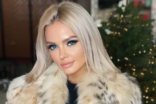 «Идеально же»: Милана Тюльпанова примерила подвенечный наряд, спровоцировав слухи о грядущей свадьбе «Идеально же»: Милана Тюльпанова примерила подвенечный наряд, спровоцировав слухи о грядущей свадьбе