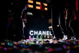 Мария Kakdela, Сарина Турецкая, Вика Газинская и другие звезды на вечеринке Chanel в бутике Aizel