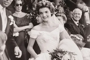 Невероятная история свадебного платья Жаклин Кеннеди: почему оно было испорчено за 10 дней до венчания