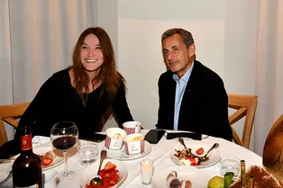 Влюбились или договорились? История «стремительного» брака Карлы Бруни и Николя Саркози