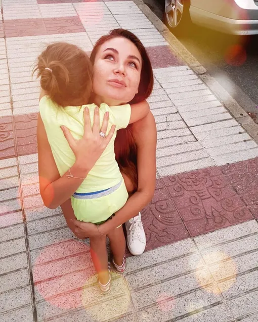 Ляйсан Утяшева с дочерью Софией