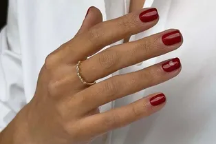 6 трендовых оттенков лака для ногтей, которые будут актуальны в ноябре-2025 6 трендовых оттенков лака для ногтей, которые будут актуальны в ноябре-2025