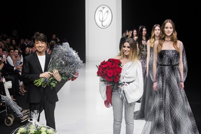 Открытие Недели моды: 23 образа с показа культового бренда Valentin Yudashkin