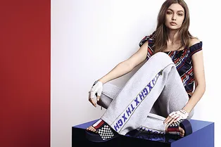 Худи, легинсы и мотокуртки: 15 луков Tommy Hilfiger x Gigi в спортивном стиле