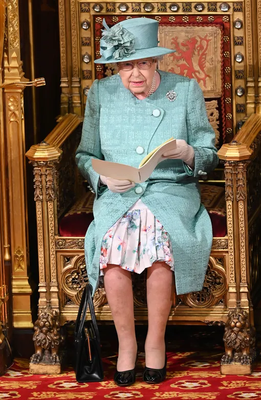 Елизавета II на открытии парламента в 2019 году