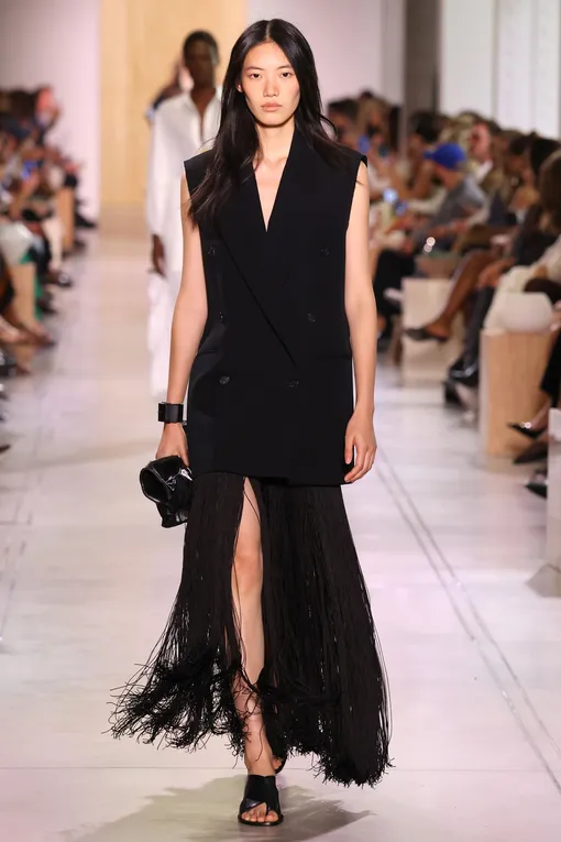 Michael Kors, весна-лето 2026 Платье с бахромой
