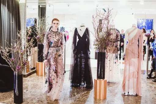 Эли Сааб посетил Москву... и привез 36 роскошных платьев из новой коллекции!