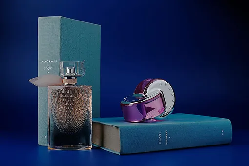 Туалетная вода Lancôme La vie est belle L’Eclat Eau de Toilette; туалетная вода Bvlgari Omnia Pink Sapphire.