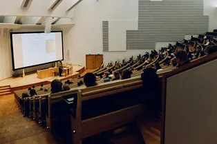 Колледж в Москве: от стереотипов к модному тренду будущего Колледж в Москве: от стереотипов к модному тренду будущего