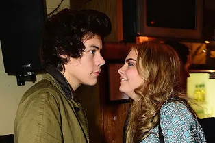 Кара Делевинь закрутила роман с музыкантом?