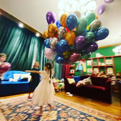 Дочь Светланы Ивановой и Джаника Файзиева Дочь Светланы Ивановой и Джаника Файзиева