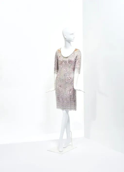 Платье Yves Saint Laurent, расшитое стеклярусом. 1969 год Платье Yves Saint Laurent, расшитое стеклярусом. 1969 год