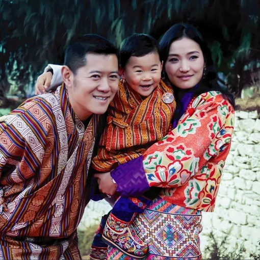 Королевская семья Бутана со старшим сыном