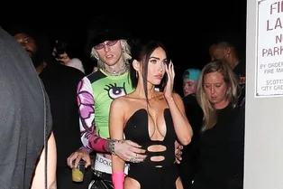Меган Фокс нашла подозрительные переписки в телефоне Machine Gun Kelly Меган Фокс нашла подозрительные переписки в телефоне Machine Gun Kelly