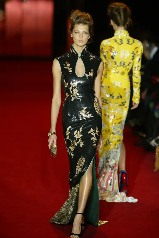 Yves Saint Laurent, весна-лето 2004 Yves Saint Laurent, весна-лето 2004