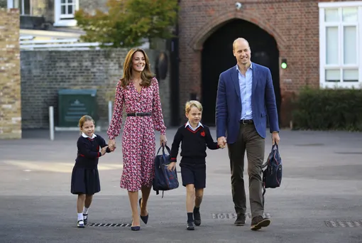 Принц Джордж и принцесса Шарлотта с родителями
