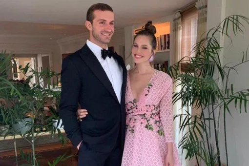 Даша Жукова погуляла на Met Gala с греческим миллионером Даша Жукова погуляла на Met Gala с греческим миллионером