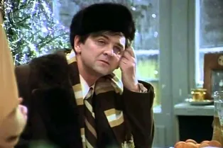 Эта знаменитая цитата о блюдах новогоднего стола ушла в народ. Но не все помнят, в каком фильме она прозвучала! А вы знаете название ленты?