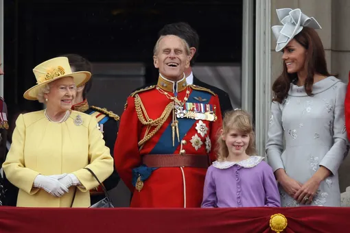 Елизавета II учит Кейт Миддлтон быть королевой