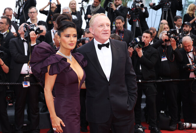 Анасы ұлына секс видео түсіруге көмектесті.