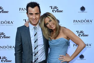 Дженнифер Энистон все-таки беременна? Дженнифер Энистон все-таки беременна?