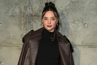 Звездопад на ужине Louis Vuitton в Беверли-Хиллз: Миранда Керр в мини, Кайя Гербер в «платье принцессы» и другие звезды