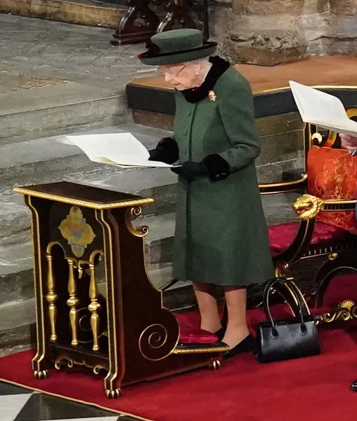 Елизавета II на службе Елизавета II на службе