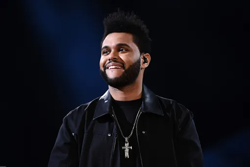 Конфетно-букетный период: The Weeknd ухаживает за Беллой Хадид
