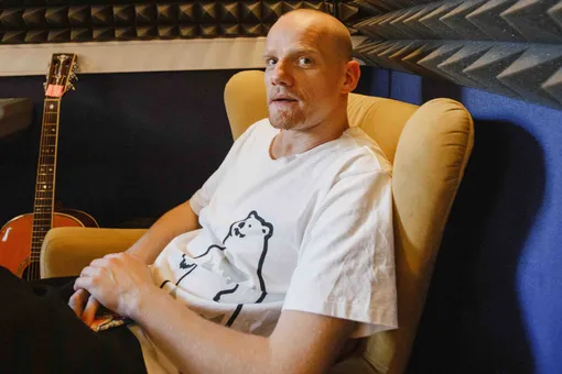 Юрий Колокольников: «Нам тяжело несколько дней посидеть с родными и близкими людьми» Юрий Колокольников: «Нам тяжело несколько дней посидеть с родными и близкими людьми»