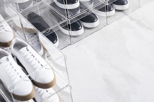 Верх минимализма: Икеа выпустила коллекцию мебели для любителей кроссовок