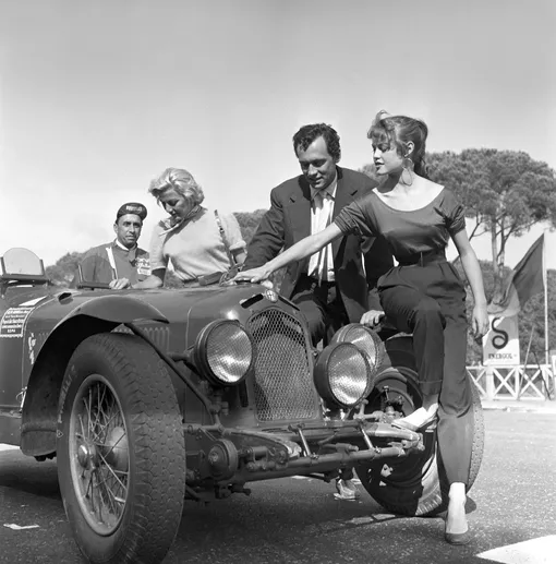Брижит Бардо с Жан-Луи Трентиньяном в 1956 году