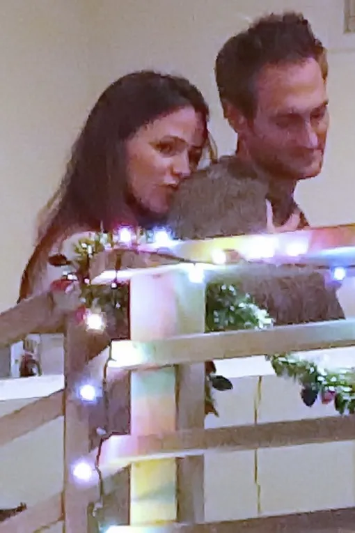 Дженнифер Гарнер и Джон Миллер Дженнифер Гарнер и Джон Миллер